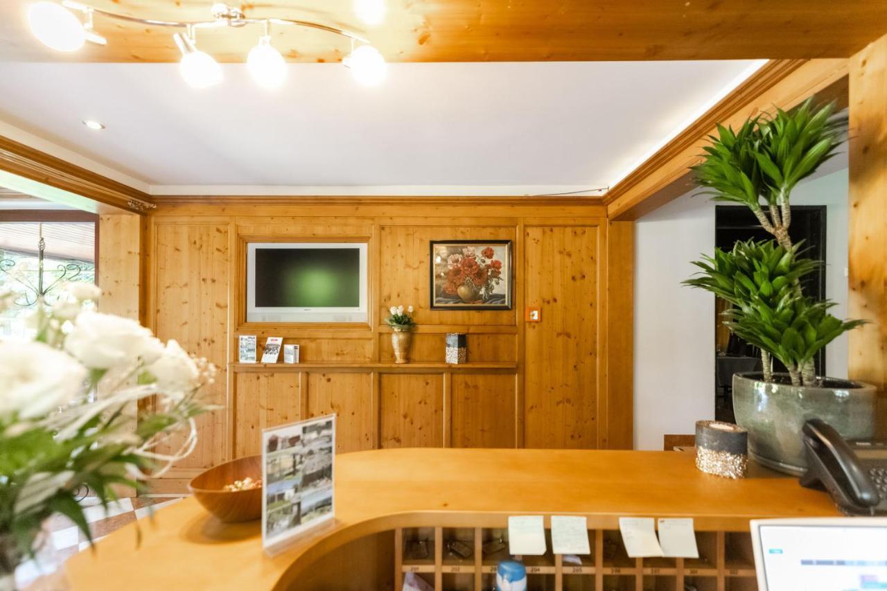 Rezydencja Czantoria & Spa อุสทรอน ภายนอก รูปภาพ